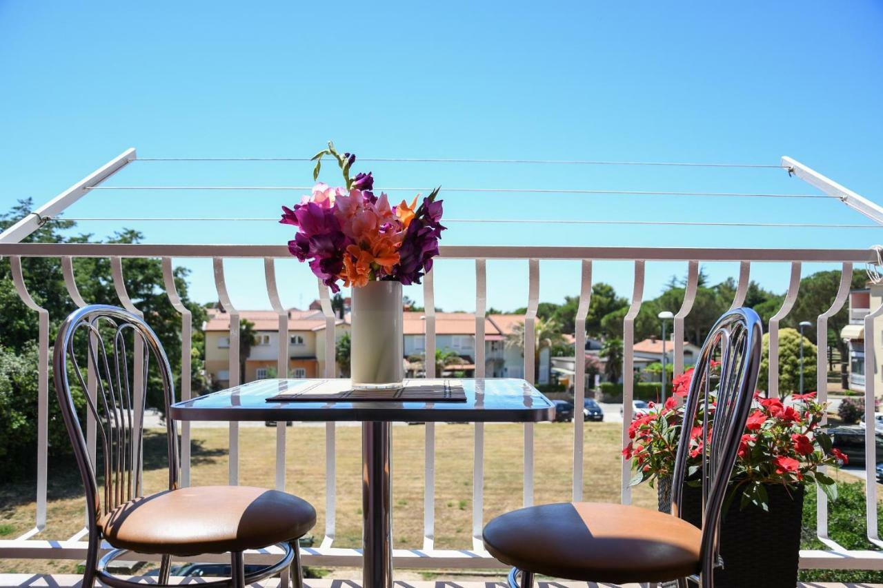 Duska Apartment Umag Bagian luar foto