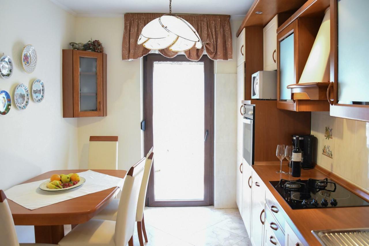 Duska Apartment Umag Bagian luar foto