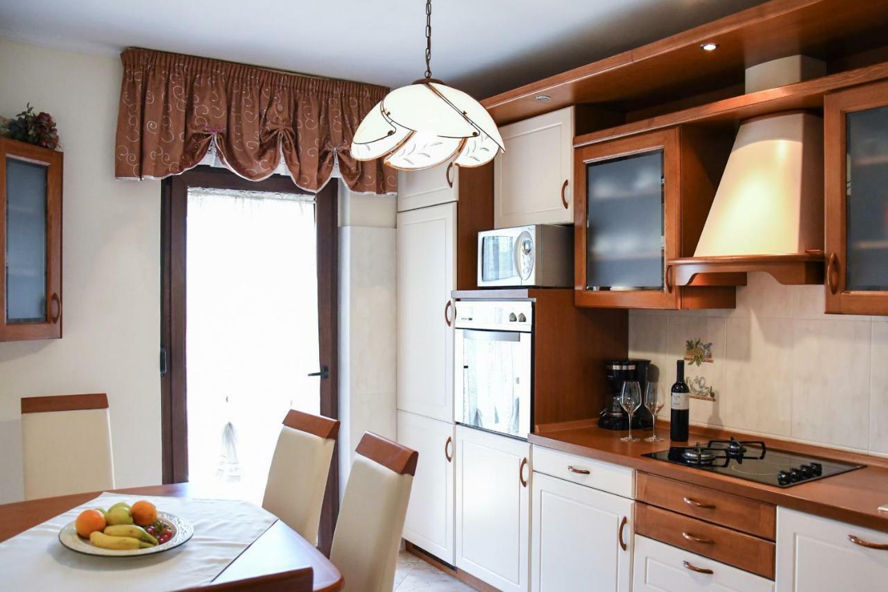 Duska Apartment Umag Bagian luar foto