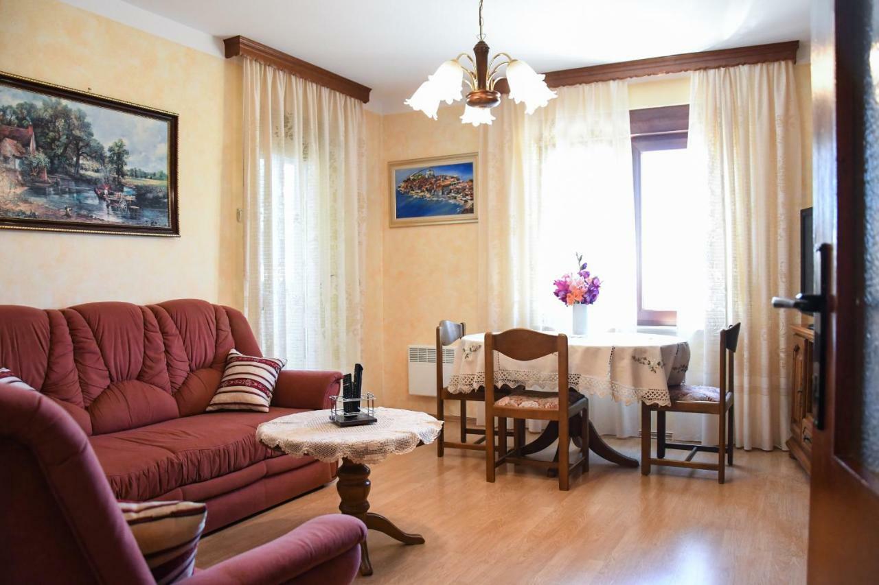 Duska Apartment Umag Bagian luar foto